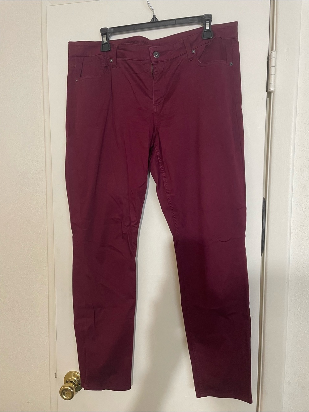 Junior’s Burgundy Arizona Jean Co Pants